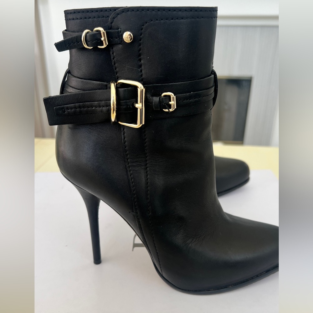 💯 Authentic Dior Equestre low boot 11 cm. Chick and Elegant Black Leather